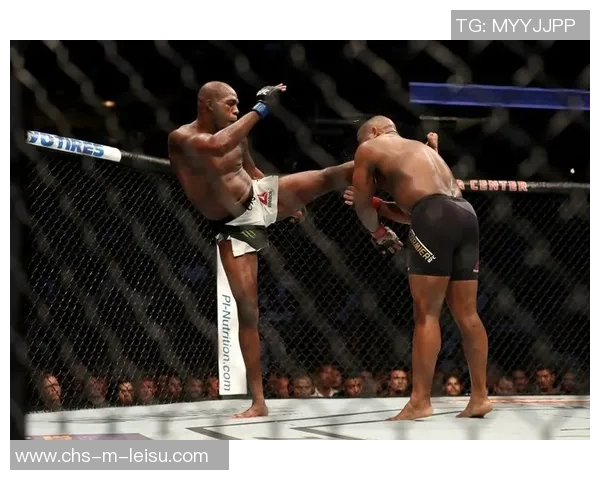 琼斯与科米尔的巅峰对决谁将成为拳坛新王者